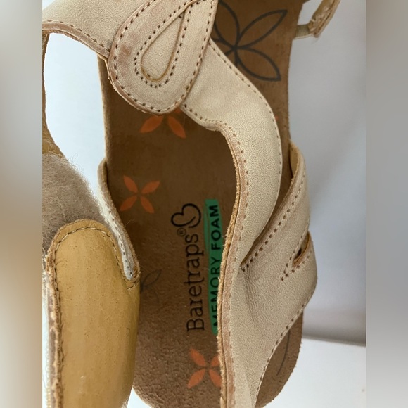 Baretraps Women’s Open Toe Sandals, 9 1/2M, Tan, Velcro Strap Closure, Casual - Picture 5 of 8